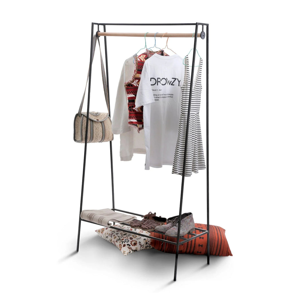 Hanger 170 cm H x 90 cm W x 40 cm D