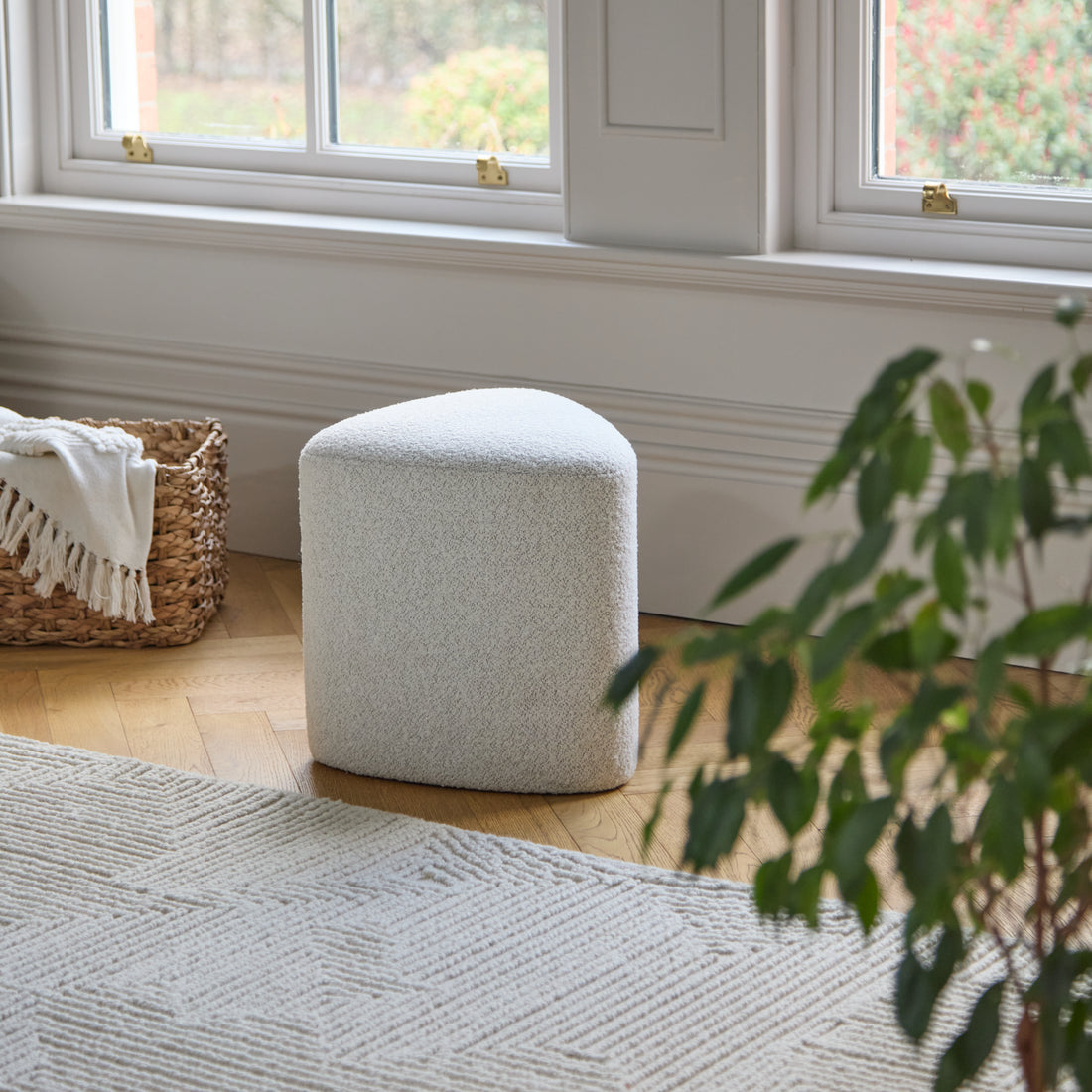 Pouf H42cm W46cm D38cm