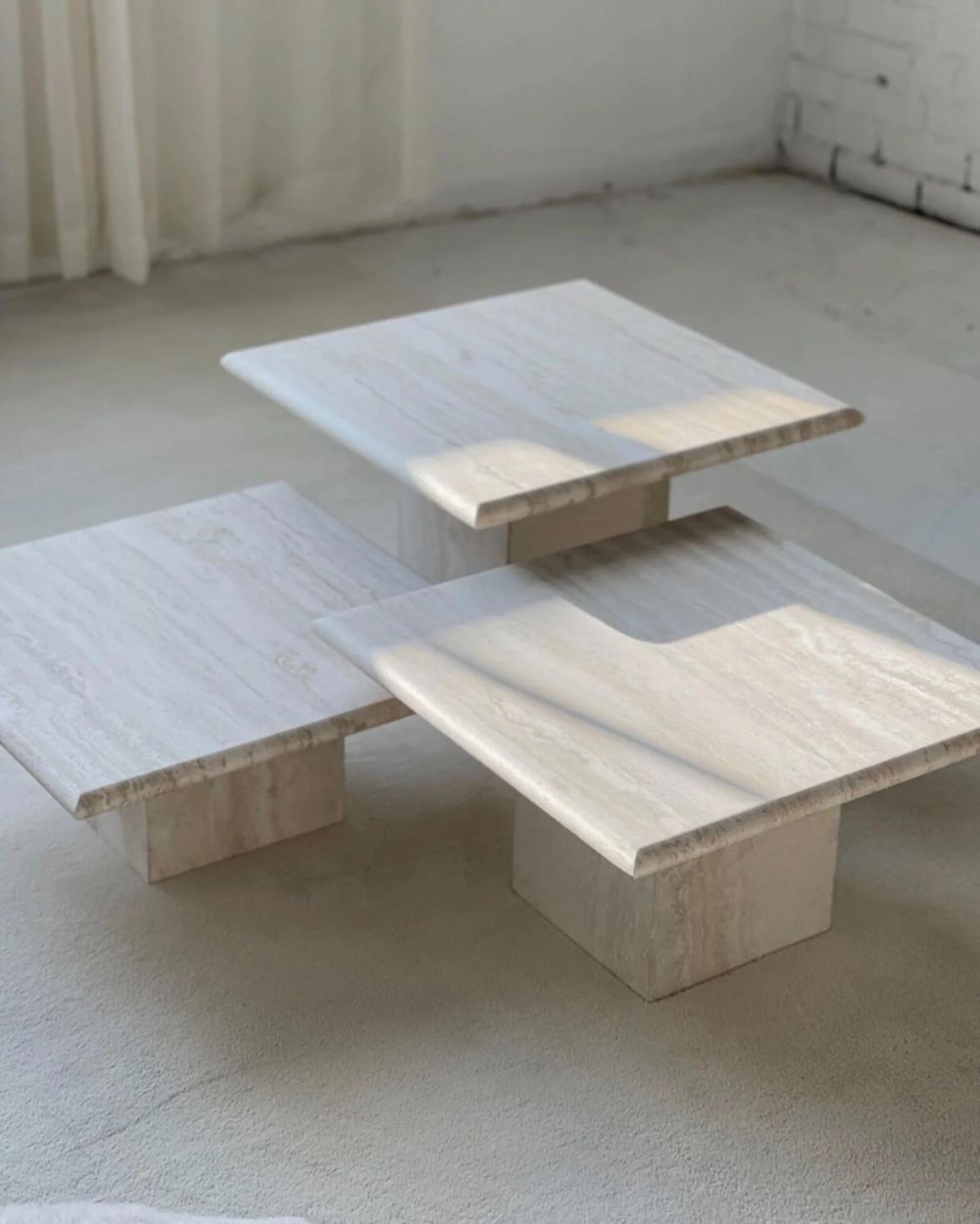 Center Table 70 × 70 × 40 cm